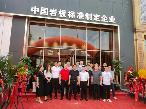 17集团副总经理李晓刚表示.jpg